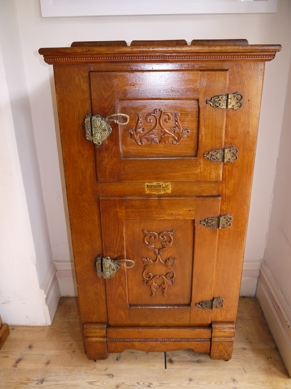 Linen press or storage cupboard, kauri pine, 4 shelves